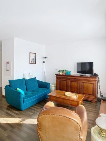 A vendre proche CHU, les hauts de Saint Aubin, Jean Moulin. Appartement type 3 en duplex, très lumineux orientation sud, nombreux placards, ascenseur, parking privatif, chauffage individuel.