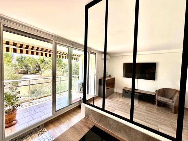 Marseille 13ᵉ, Saint Mitre, T4 de 80m2 entièrement refait à neuf avec terrasse, balcon et vue sur Parc Arboré.