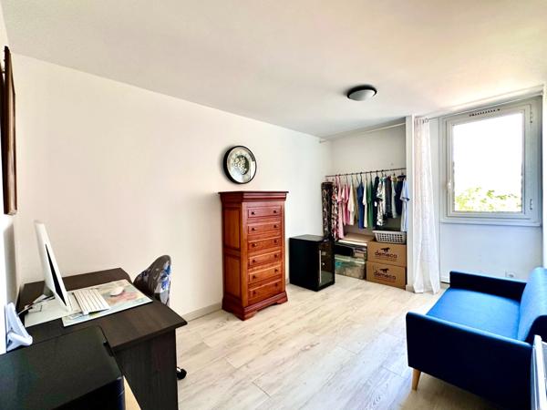 Marseille 13ᵉ, Saint Mitre, T4 de 80m2 entièrement refait à neuf avec terrasse, balcon et vue sur Parc Arboré.