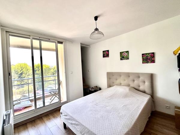 Marseille 13ᵉ, Saint Mitre, T4 de 80m2 entièrement refait à neuf avec terrasse, balcon et vue sur Parc Arboré.