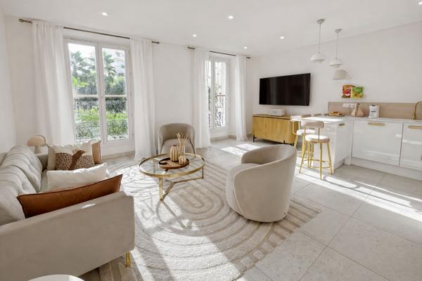 Cannes proche "Banane" 3 pièces rénové, calme faibles charges