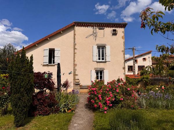 Vente                                                      Maison
                        
                     8 pièces                      160 m2                     à Le Breuil-sur-Couze
