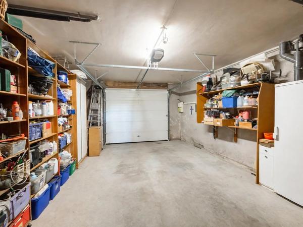 Vente                                                      Maison
                        
                     8 pièces                      160 m2                     à Le Breuil-sur-Couze