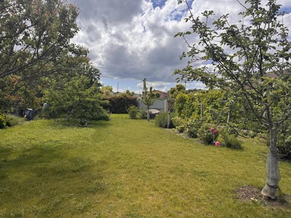 Vente                                                      Maison
                        
                     8 pièces                      160 m2                     à Le Breuil-sur-Couze