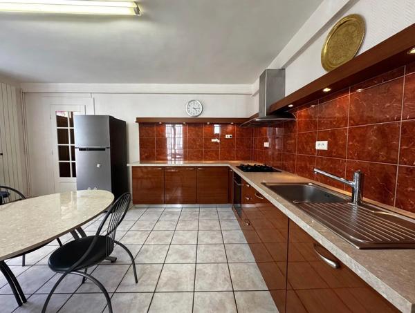 Vente                                                      Maison
                        
                     8 pièces                      160 m2                     à Le Breuil-sur-Couze
