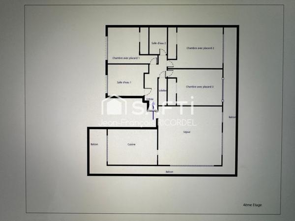 Appartement panoramique dernier étage de 94 m2 trois chambres avec balcon, seul sur le palier, avec double garage et cave.