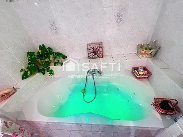 ANDARD, SUPERBE LONGERE DE CARACTERE de 258 m² avec 3 logements en location dans un bâtiment annexe