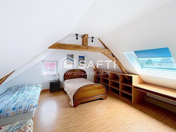 ANDARD, SUPERBE LONGERE DE CARACTERE de 258 m² avec 3 logements en location dans un bâtiment annexe