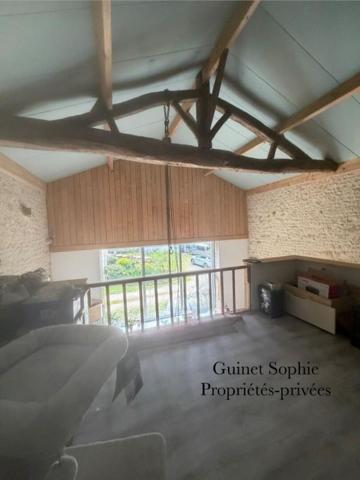 Maison Sainte Hermine 14 pièce(s) 332.6 m2