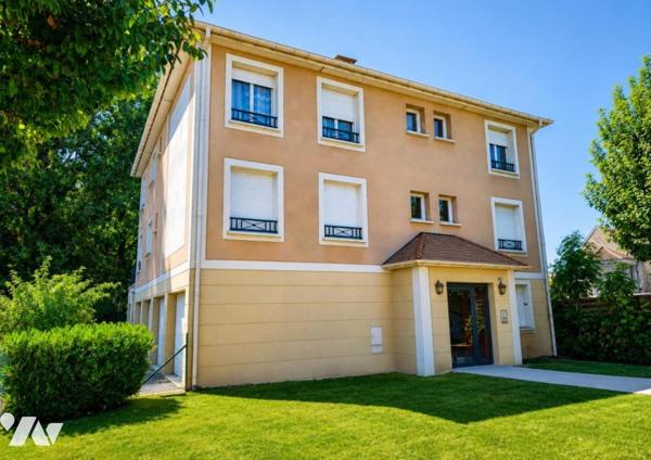Appartement lumineux et chaleureux, niché au cœur d’une résidence calme et agréable.