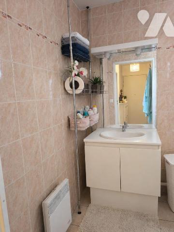 Appartement lumineux et chaleureux, niché au cœur d’une résidence calme et agréable.