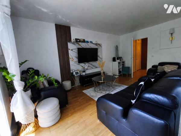 Appartement lumineux et chaleureux, niché au cœur d’une résidence calme et agréable.
