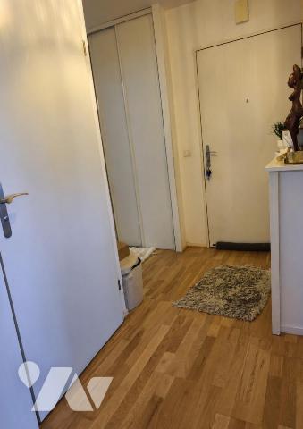 Appartement lumineux et chaleureux, niché au cœur d’une résidence calme et agréable.