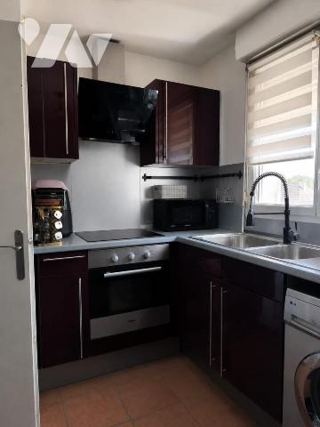 Appartement lumineux et chaleureux, niché au cœur d’une résidence calme et agréable.