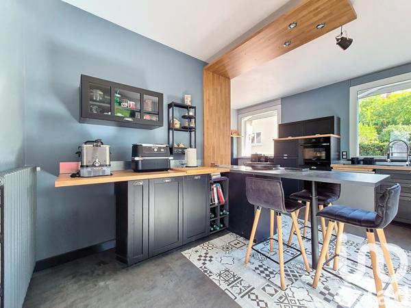 Maison à vendre 10 pièces 240 m² Le Puy-en-Velay