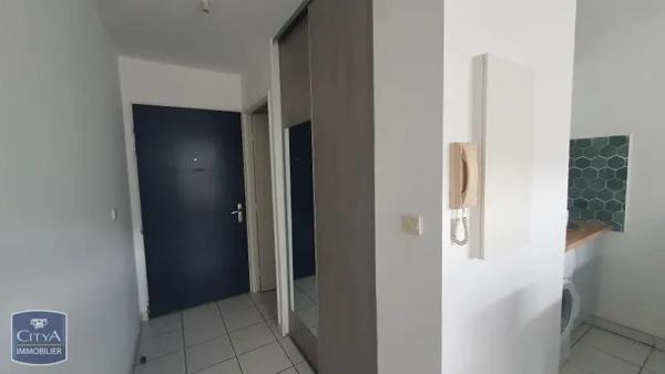 Appartement à louer 1 pièce 19.76m² Saint-Denis (97490)