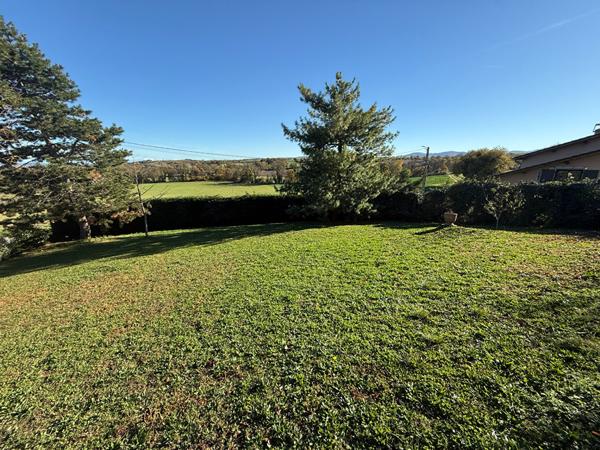 Terrain
        
        - 558 m² Exclusivité 179 000 € *