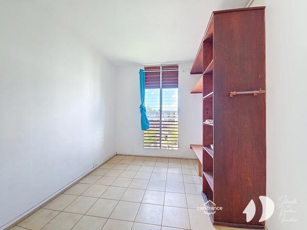 Appartement F5, possibilité d'une 4ème chambre, lumineux avec vue dégagée – Dugazon (La GUP)