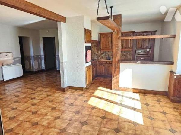 Exclusivité à Cancale, maison comprenant, au rez-de-chaussée : sas d'entrée à l'ouest, cuisine ...