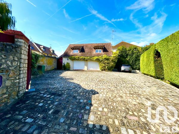 Maison à vendre 9 pièces 313 m² Saint-Fargeau-Ponthierry