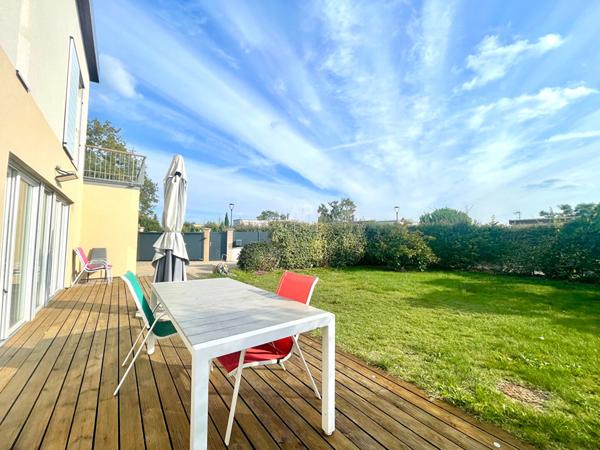 Maison de 6 pièce(s) 132 m2 €610 000 ** - Référence 7280