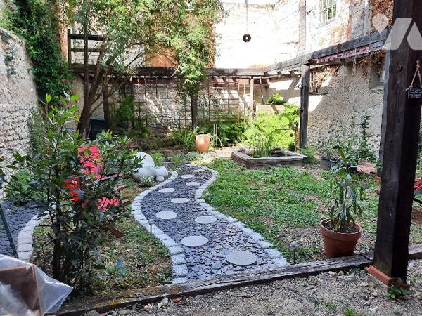 Maison de caractère au coeur de La Chapelle d'Angillon