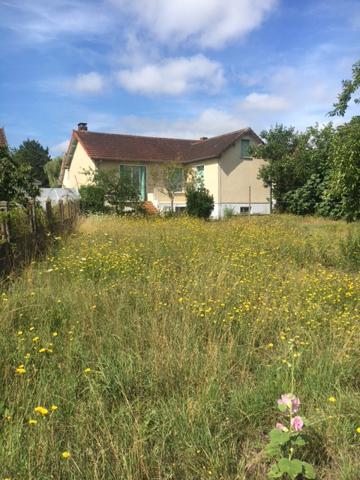 Saint-Doulchard (18230) VENDU Maison 5pièces de 82m2 édifiée sur Sous-sol sur Parcelle de 800m2 à St Doulchard