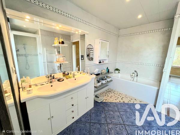 Maison à vendre 8 pièces 170 m² Bonson