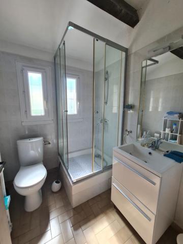 Villa 4 chambres avec piscine, proche commerces