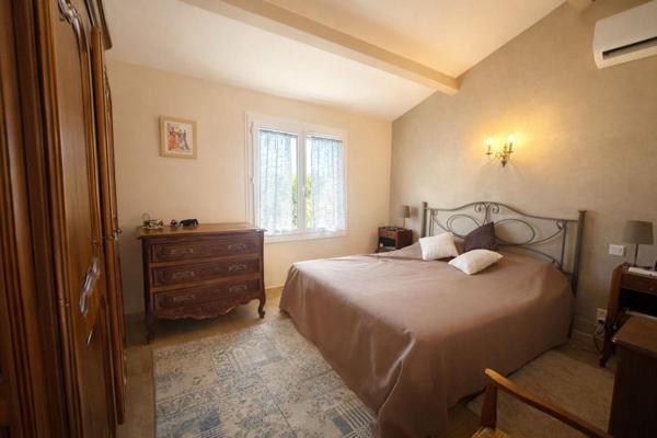 Villa 4 chambres avec piscine, proche commerces