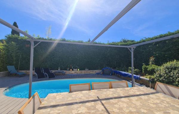 Villa 4 chambres avec piscine, proche commerces