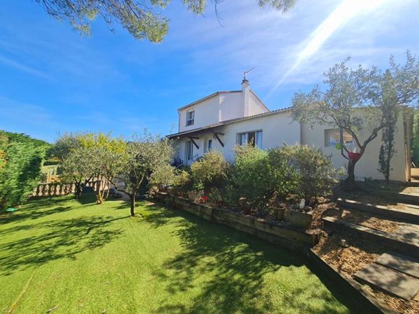 Villa 4 chambres avec piscine, proche commerces