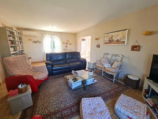 Villa 4 chambres avec piscine, proche commerces