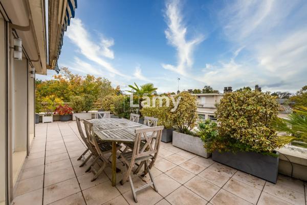 Appartement familial avec rooftop et vue sur bois