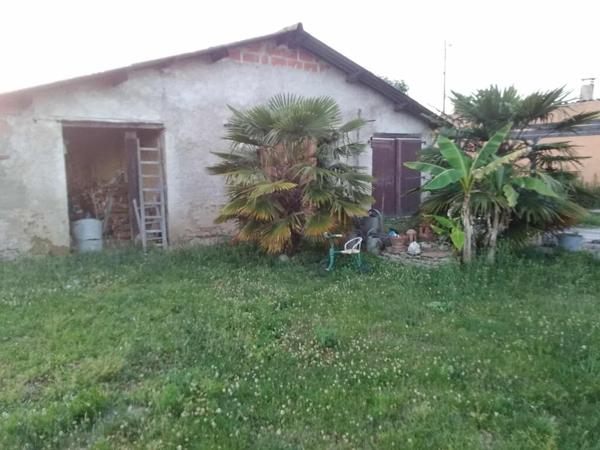 Bâtiment de 60m² sur 335m² de terrain