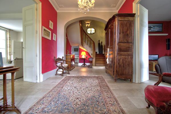 Propriété de caractère en pierres avec 7 chambres, piscine, dépendance situé sur les côteaux aux portes d'AGEN.