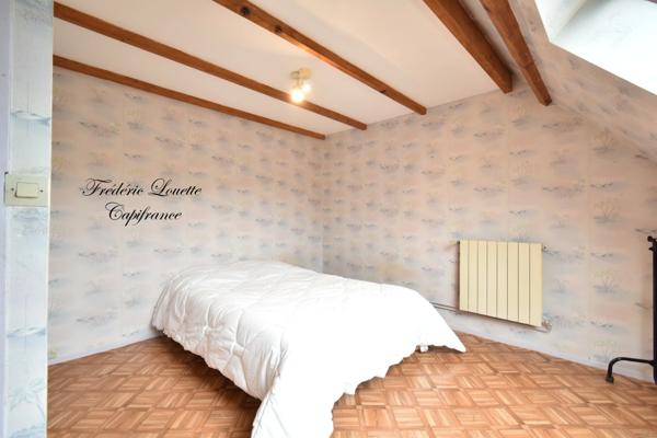 Maison à vendre 6 pièces MONTMORT LUCY (51) de 211 m² avec 2 garage, Tardin, Dépendance dans un secteur calme.