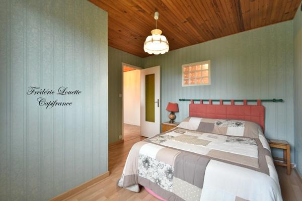 Maison à vendre 6 pièces MONTMORT LUCY (51) de 211 m² avec 2 garage, Tardin, Dépendance dans un secteur calme.