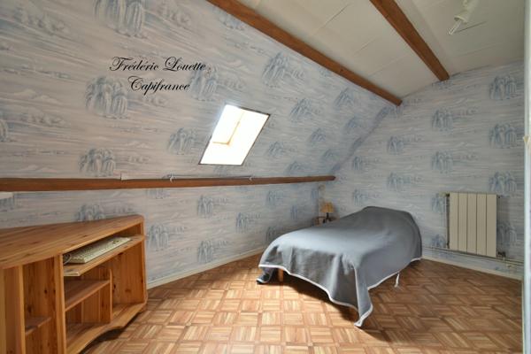 Maison à vendre 6 pièces MONTMORT LUCY (51) de 211 m² avec 2 garage, Tardin, Dépendance dans un secteur calme.