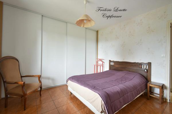 Maison à vendre 6 pièces MONTMORT LUCY (51) de 211 m² avec 2 garage, Tardin, Dépendance dans un secteur calme.