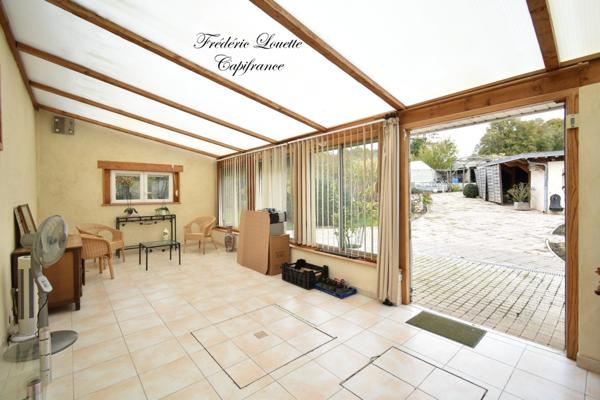 Maison à vendre 6 pièces MONTMORT LUCY (51) de 211 m² avec 2 garage, Tardin, Dépendance dans un secteur calme.