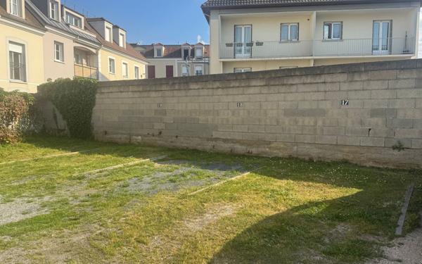 Stationnement à vendre    10 m2 Pontault-Combault