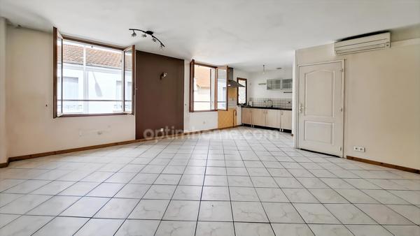 EXCLUSIVITÉ – Maison de ville avec fort potentiel à vendre à Vichy – Garage et pièce aménageable