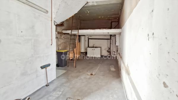 EXCLUSIVITÉ – Maison de ville avec fort potentiel à vendre à Vichy – Garage et pièce aménageable
