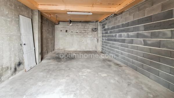 EXCLUSIVITÉ – Maison de ville avec fort potentiel à vendre à Vichy – Garage et pièce aménageable