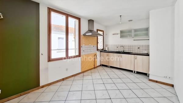 EXCLUSIVITÉ – Maison de ville avec fort potentiel à vendre à Vichy – Garage et pièce aménageable