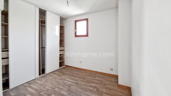 EXCLUSIVITÉ – Maison de ville avec fort potentiel à vendre à Vichy – Garage et pièce aménageable