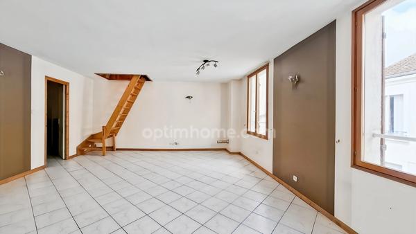 EXCLUSIVITÉ – Maison de ville avec fort potentiel à vendre à Vichy – Garage et pièce aménageable