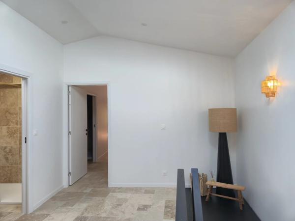 Maison neuve de 190 m² qui mélange le style urbain et une touche de Bali