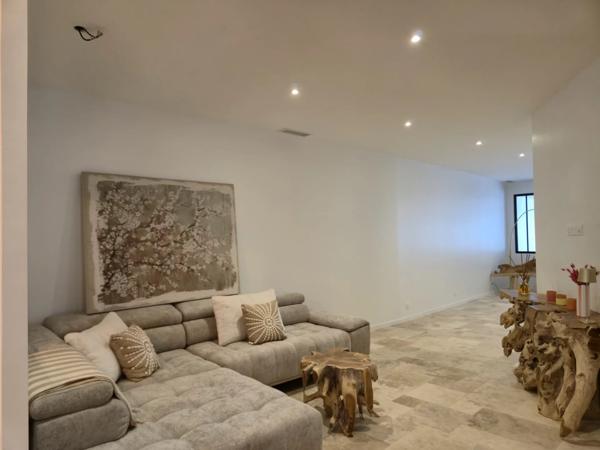 Maison neuve de 190 m² qui mélange le style urbain et une touche de Bali